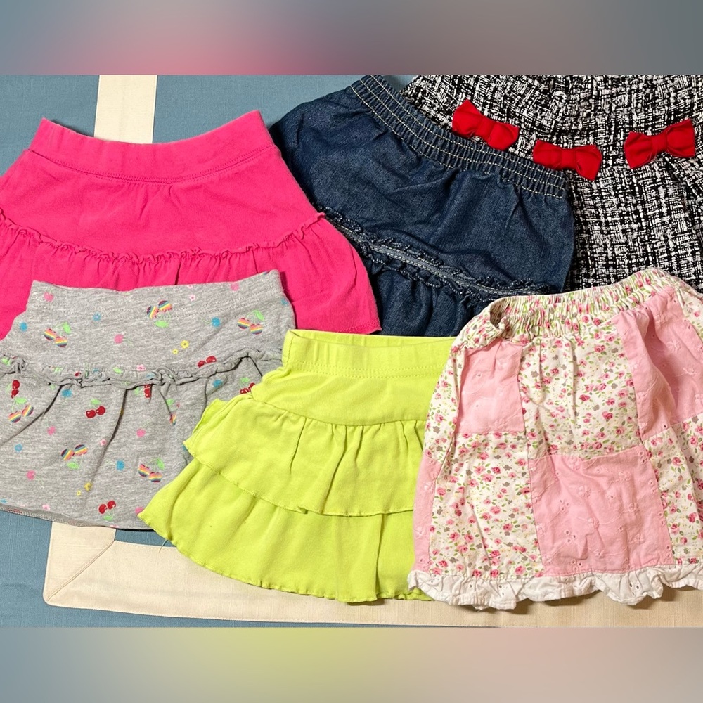 Girls 24 months/2T lot of 6 skirts.  Totally adorable! Lot 0314A